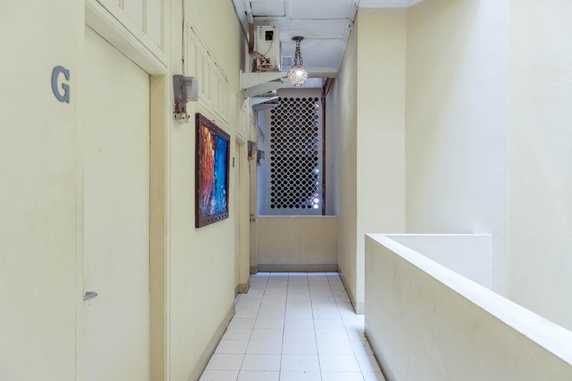 Oyo 1111 Pasar Baru Inn Jakarta Exteriör bild
