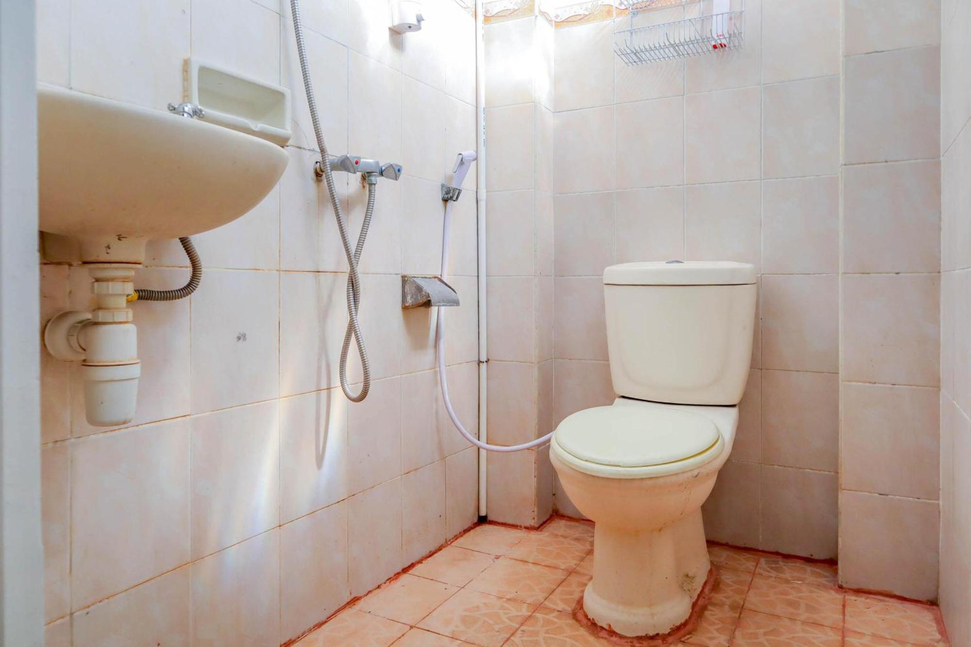 Oyo 1111 Pasar Baru Inn Jakarta Exteriör bild