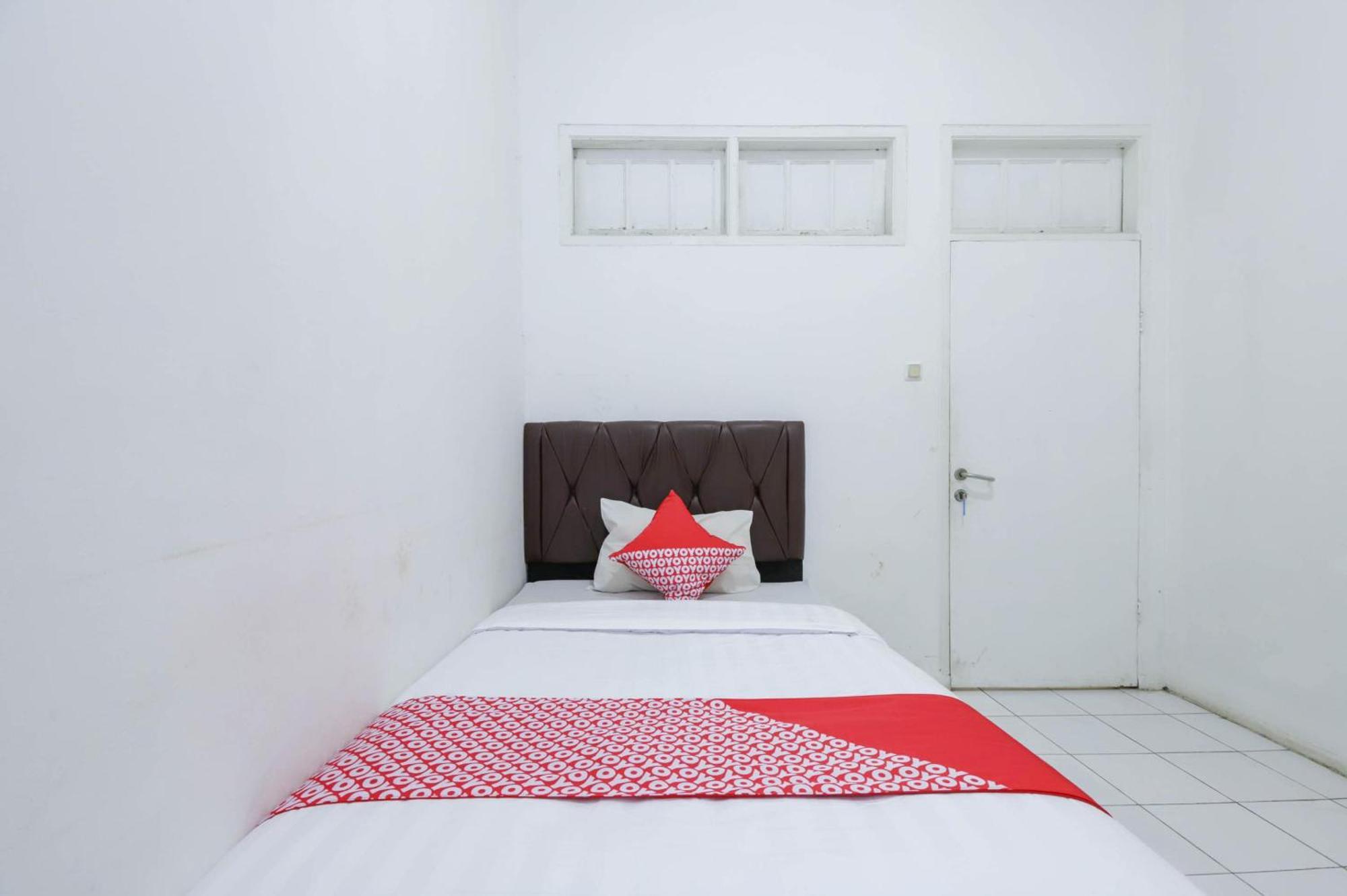 Oyo 1111 Pasar Baru Inn Jakarta Exteriör bild