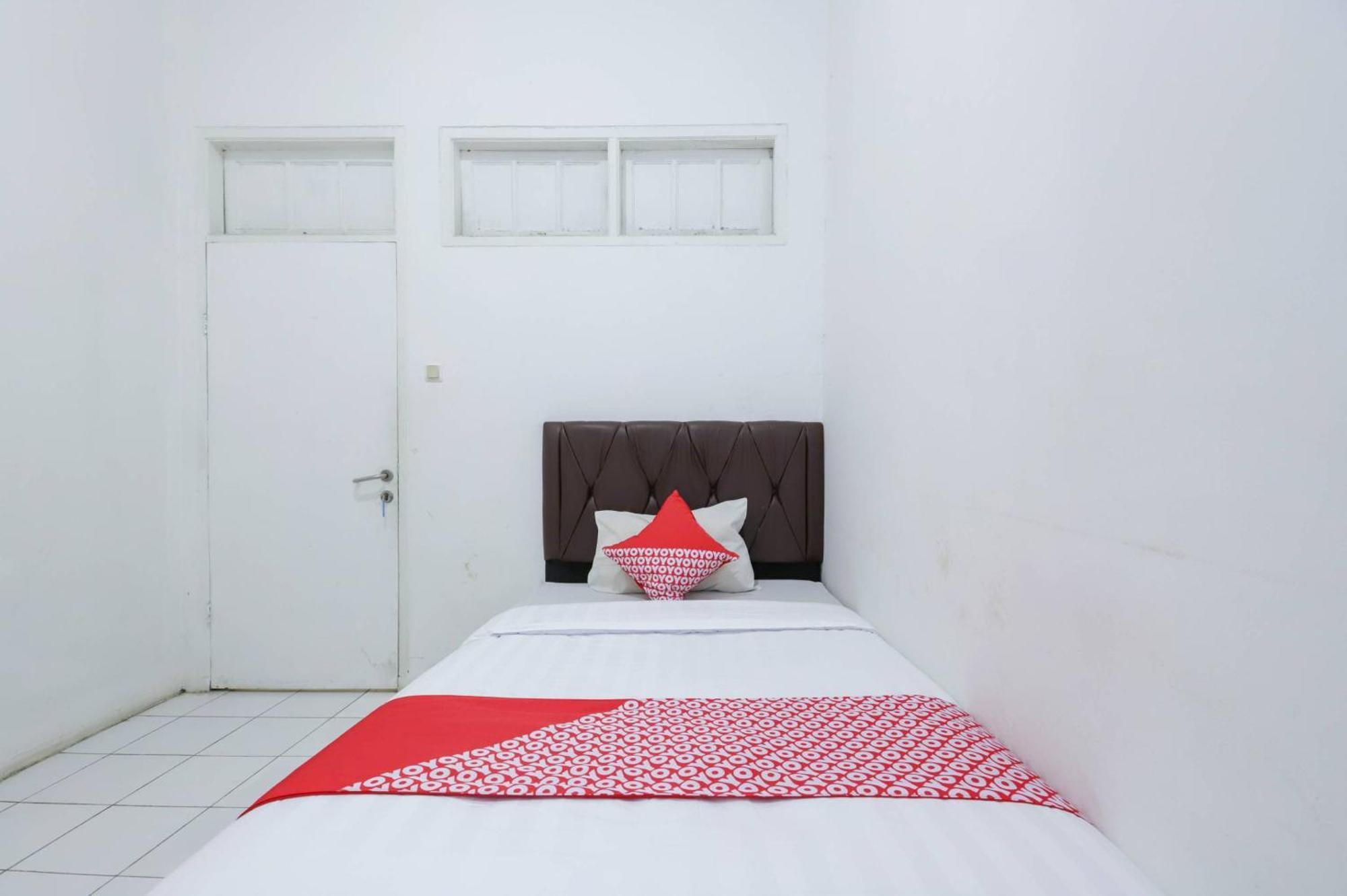 Oyo 1111 Pasar Baru Inn Jakarta Exteriör bild