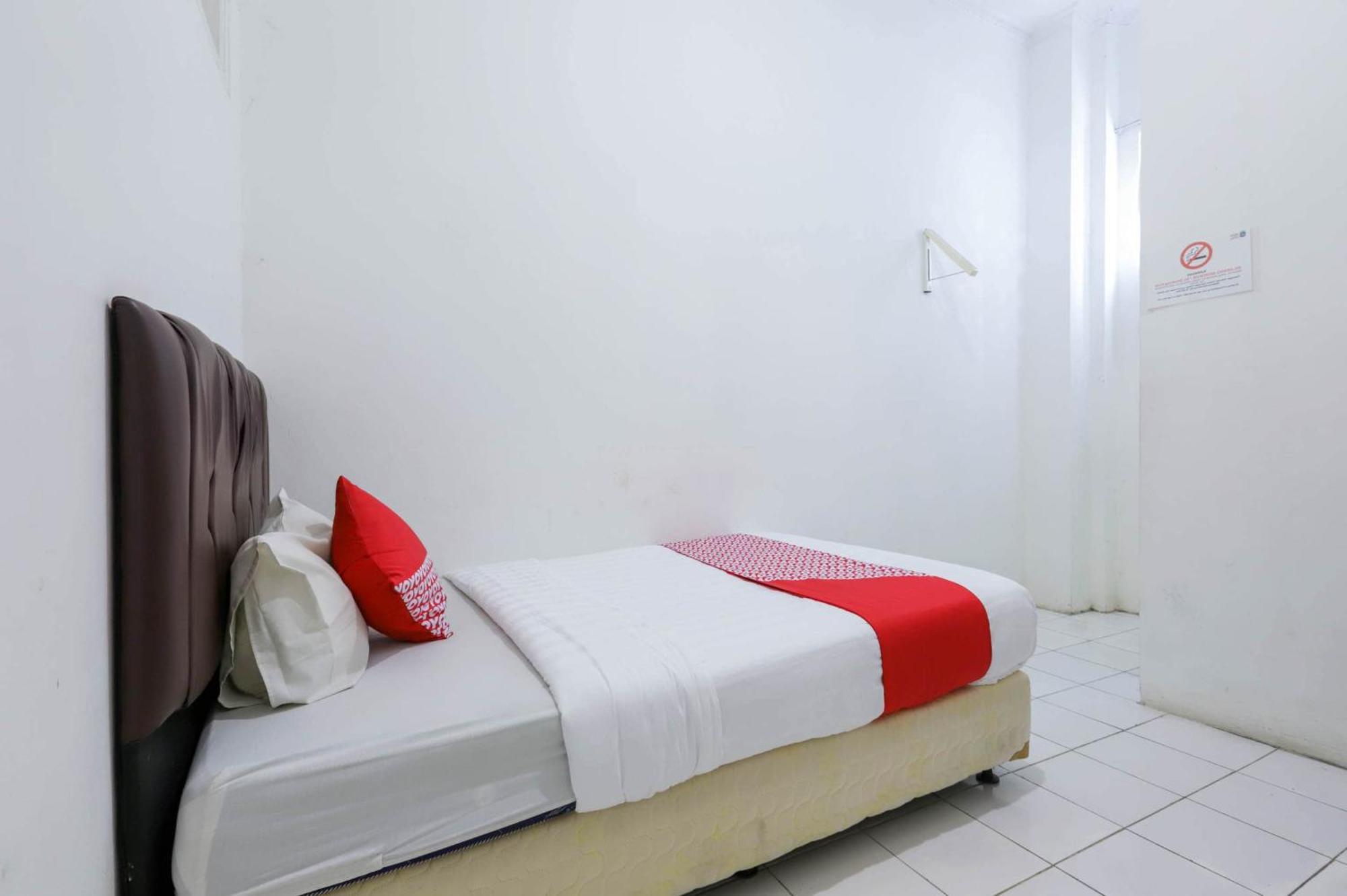 Oyo 1111 Pasar Baru Inn Jakarta Exteriör bild