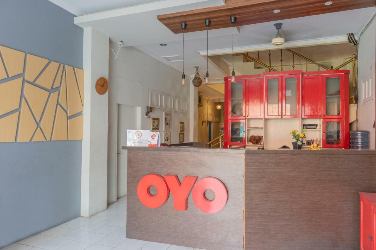 Oyo 1111 Pasar Baru Inn Jakarta Exteriör bild